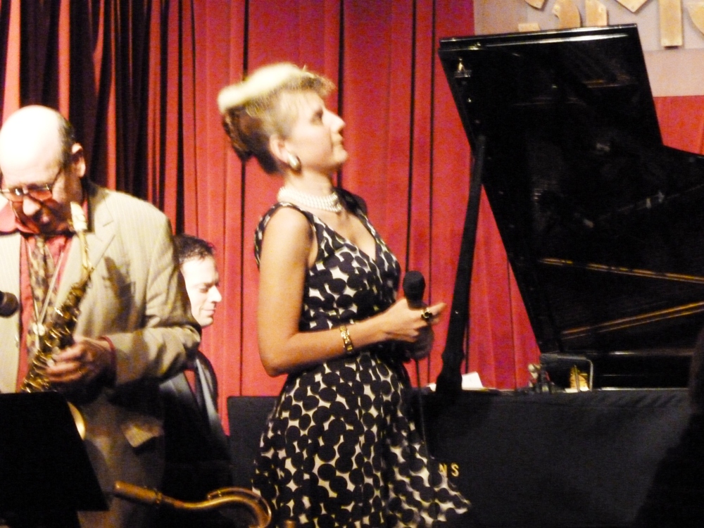 Days 12 - 15 006 Alexis action