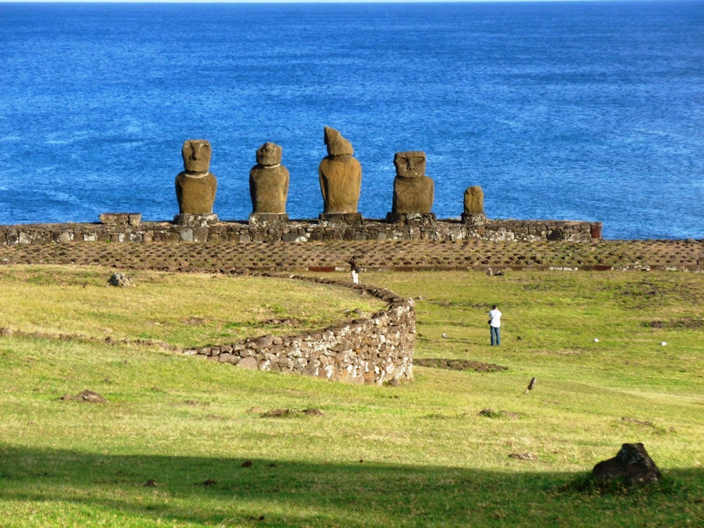 Peru and Easter Island 585