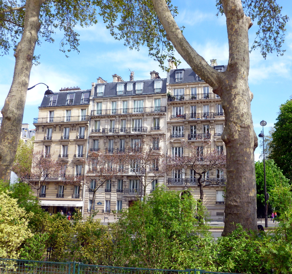 Picturesque building on the Seine