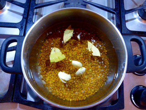 Getting started: Bay leaves lentils and garlic