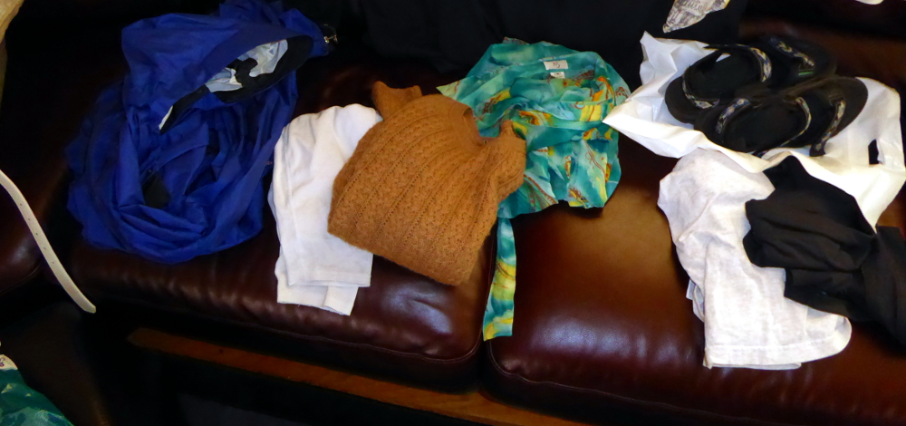 cold-weather-and-workout-clothes-for-travel