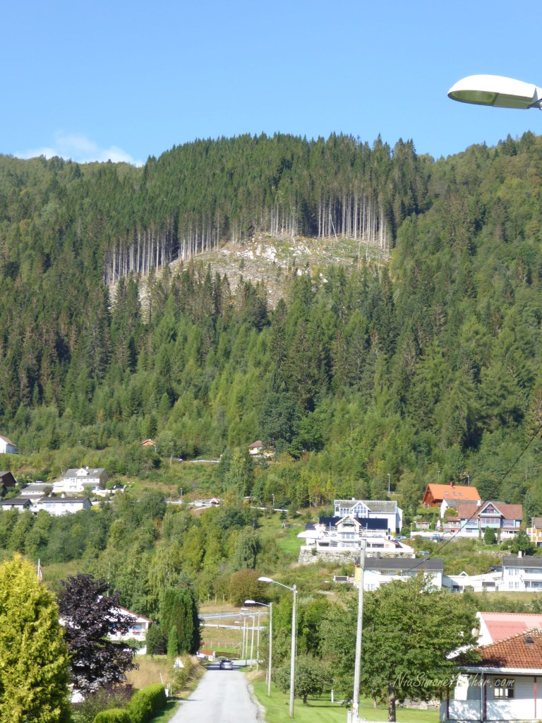 Balestrand-Fjordland-Norway-10