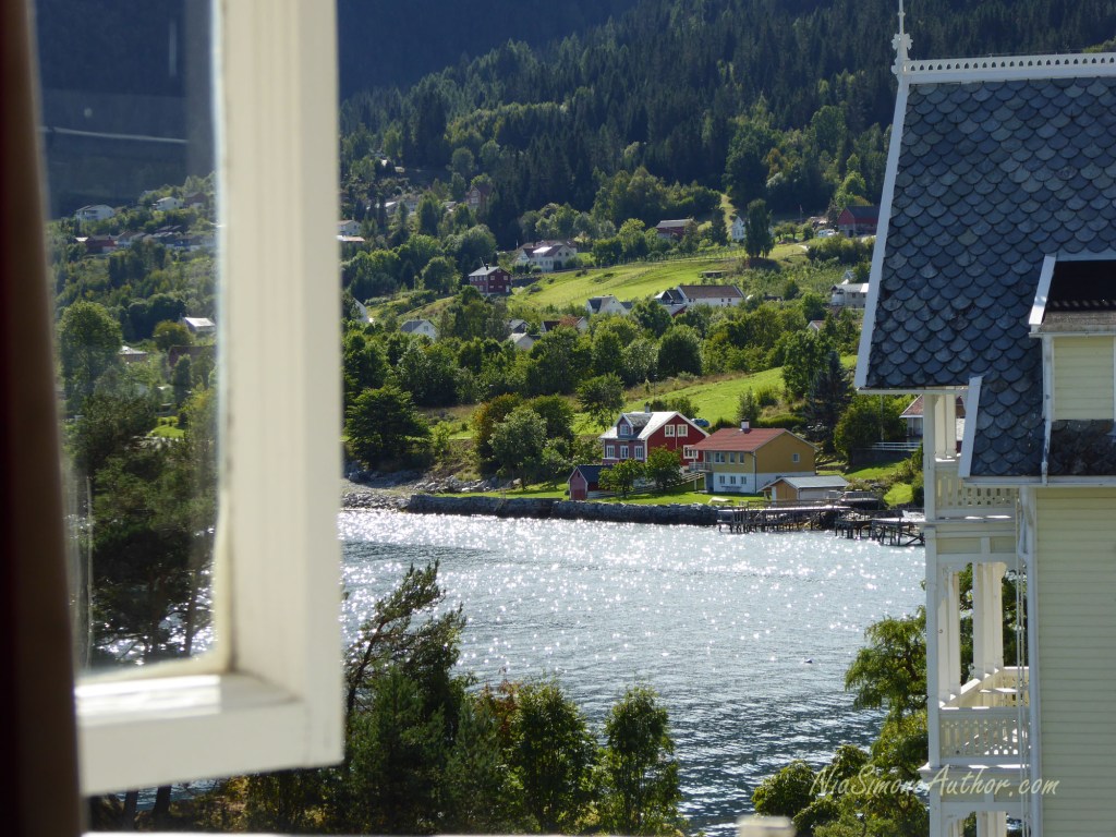 Balestrand-Fjordland-Norway-13