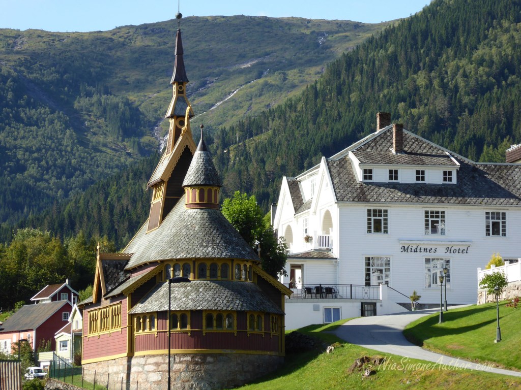 Balestrand-Fjordland-Norway-18