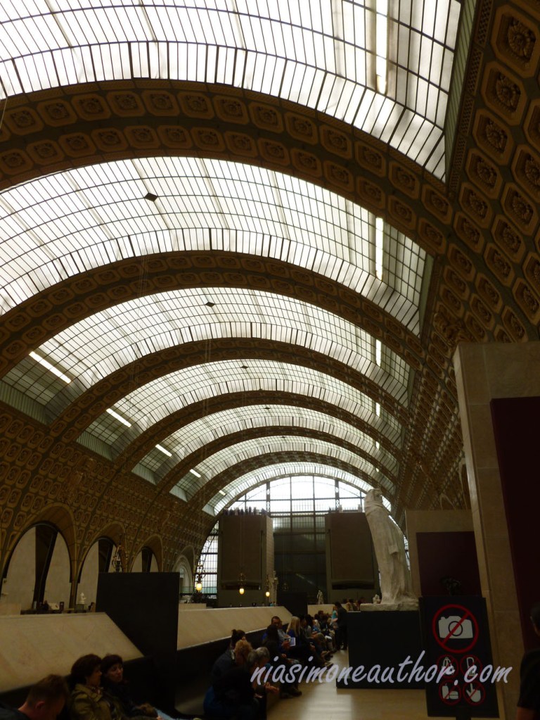Forme- train-statio-now- Musee-D'Orsay-Paris