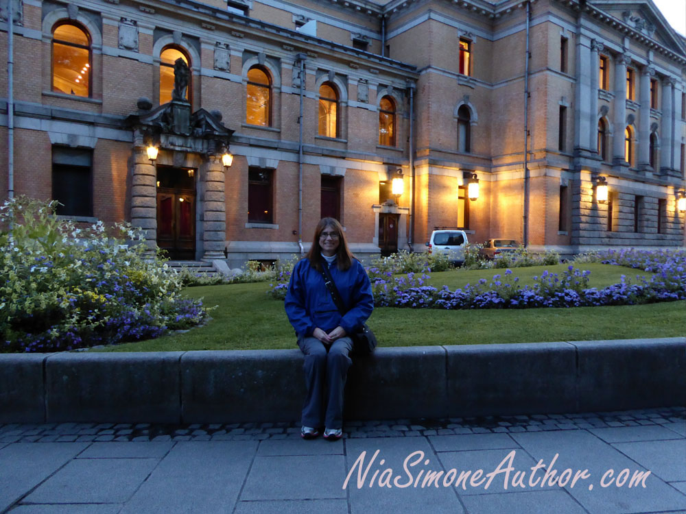 Nia in front of the royal theater